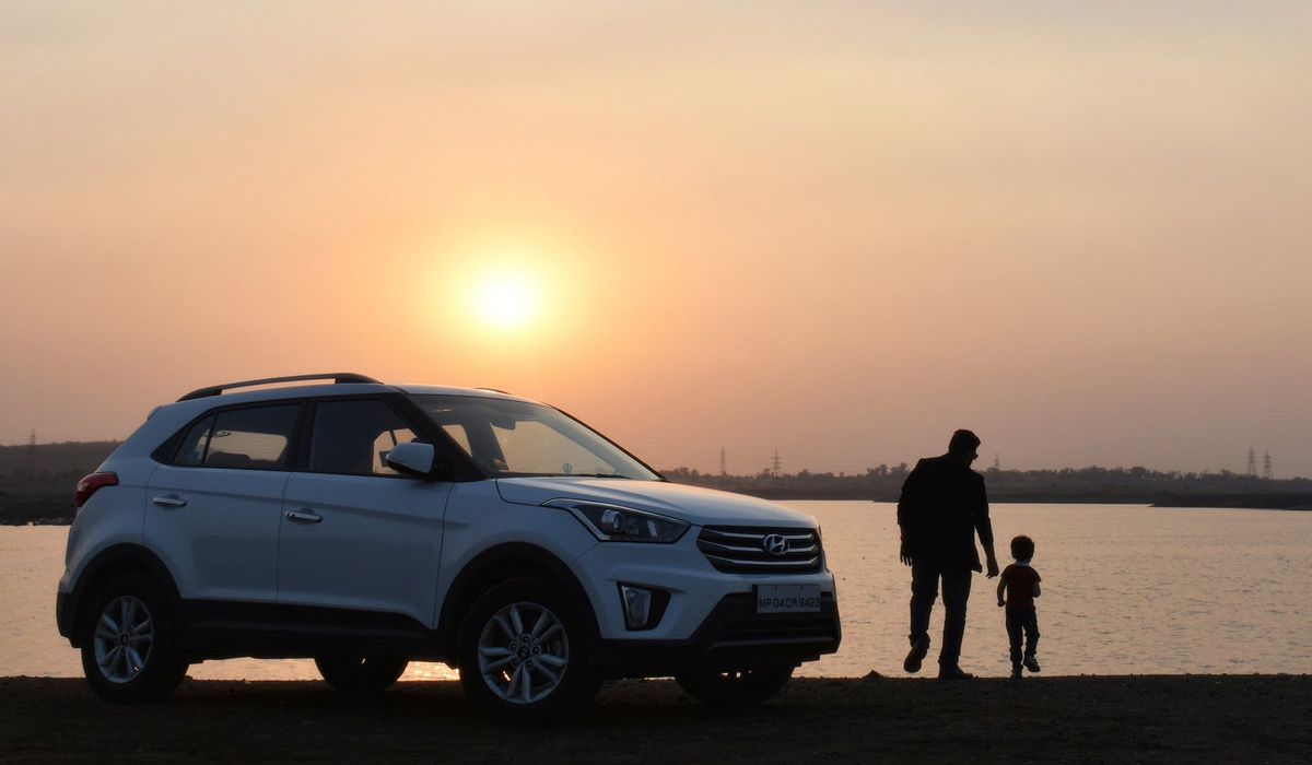 Top 7 Reasons to Hire a Car for a Family Trip
